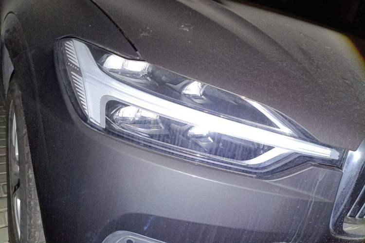 Used Volvo XC60 2020 T5 4x4 Zhiyi Luxury Edition Right Front Headlight