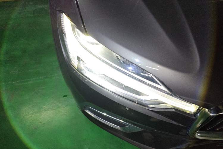 Used Volvo XC60 2020 T5 4x4 Smart Luxury Edition Right Front Headlight