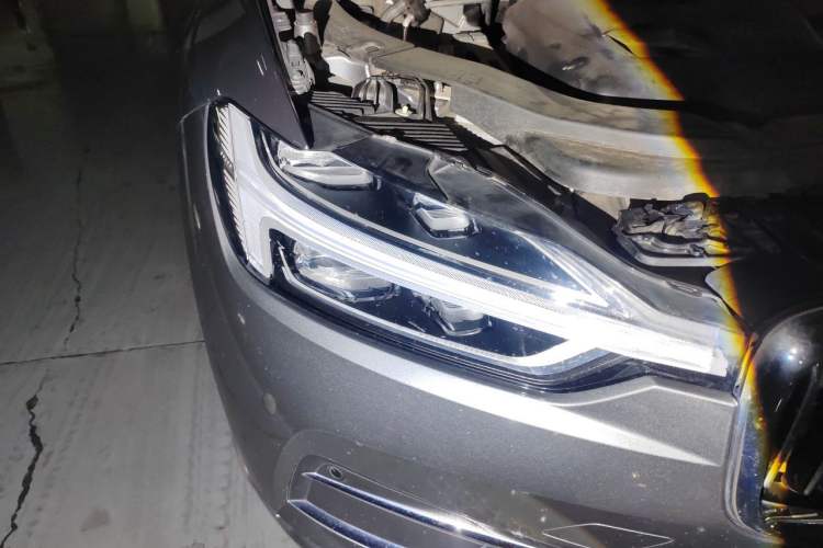 Used Volvo XC60 2020 T5 4x4 Smart Luxury Edition Right Front Headlight