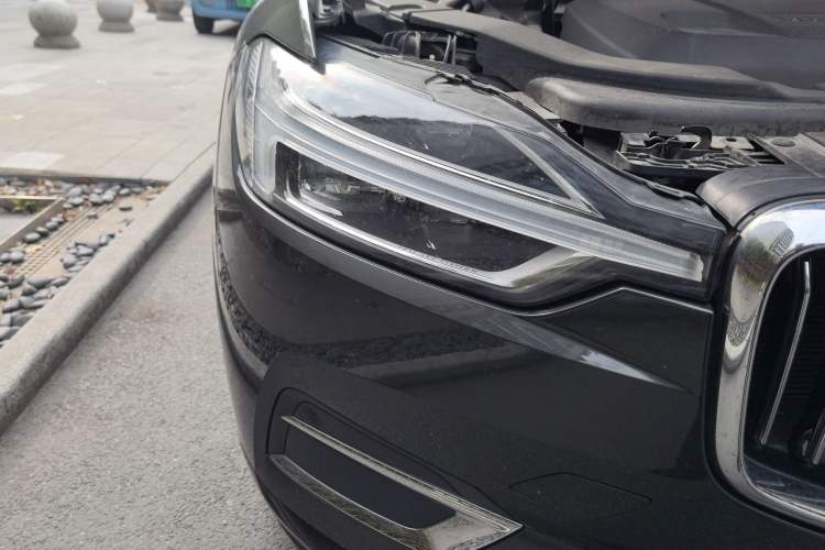 Used Volvo XC60 2020 T5 4x4 Zhiyi Luxury Edition Right Front Headlight