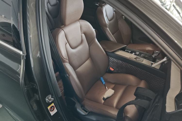 Used Volvo XC60 2020 T5 4x4 Zhiya Luxury Edition Right Front Seat