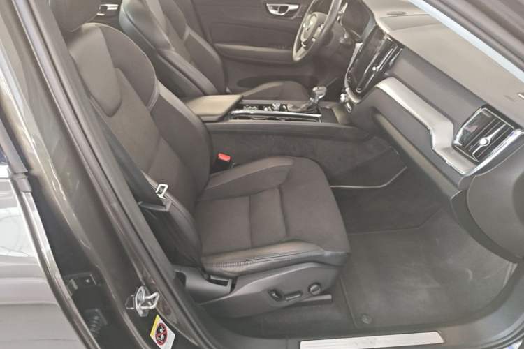 Used Volvo XC60 2020 T4 SmartDrive Luxury Edition Right Front Seat