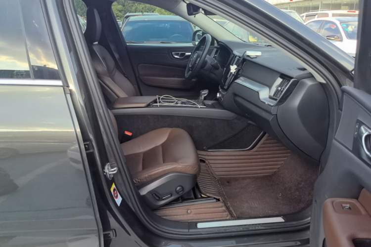 Used Volvo XC60 2020 T5 4x4 Zhiyi Luxury Edition Right Front Seat