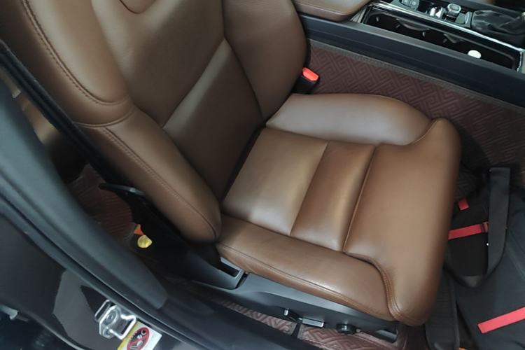 Used Volvo XC60 2020 T5 4x4 Smart Luxury Edition Right Front Seat