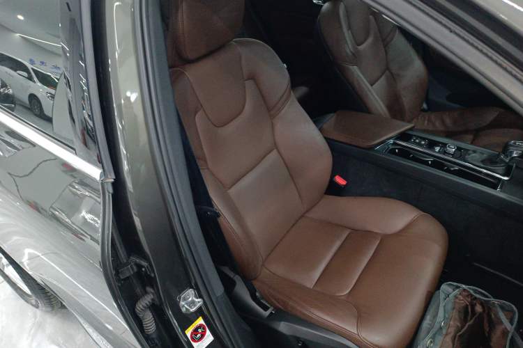 Used Volvo XC60 2020 T5 4x4 Zhiyi Luxury Edition Right Front Seat