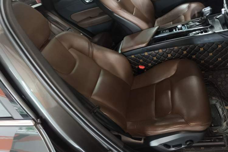 Used Volvo XC60 2020 T5 4x4 Zhiyi Luxury Edition Right Front Seat