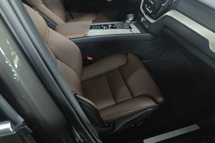 Used Volvo XC60 2020 T5 4x4 Smart Luxury Edition Right Front Seat