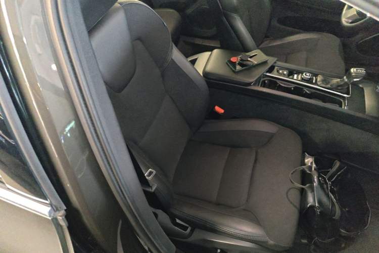 Used Volvo XC60 2020 T4 SmartDrive Luxury Edition Right Front Seat