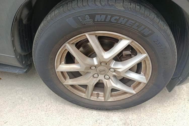 Used Volvo XC60 2020 T5 4x4 Zhiyi Luxury Edition Right Front Wheel Hub