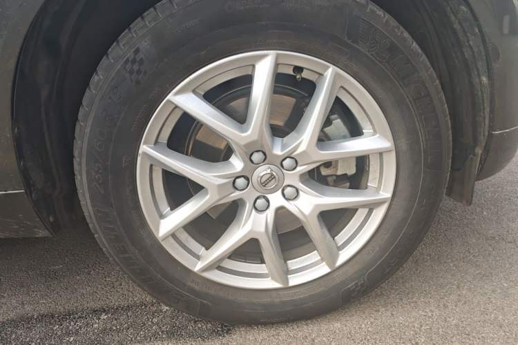 Used Volvo XC60 2020 T5 4x4 Zhiyi Luxury Edition Right Front Wheel Hub
