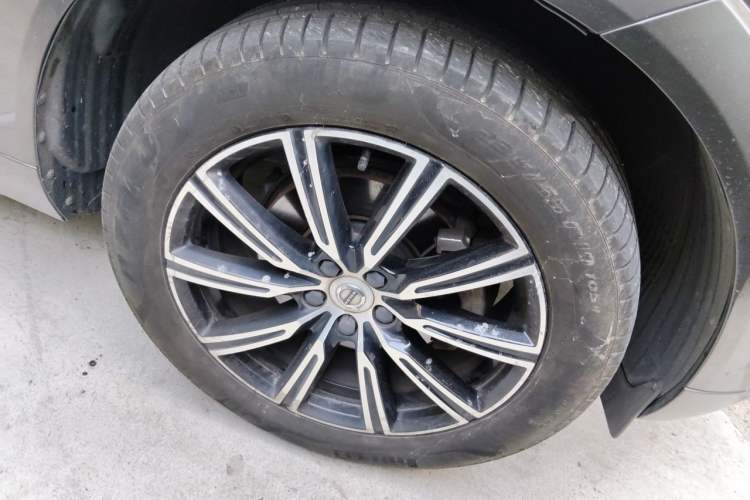 Used Volvo XC60 2020 T5 4x4 Smart Luxury Edition Right Front Wheel Hub