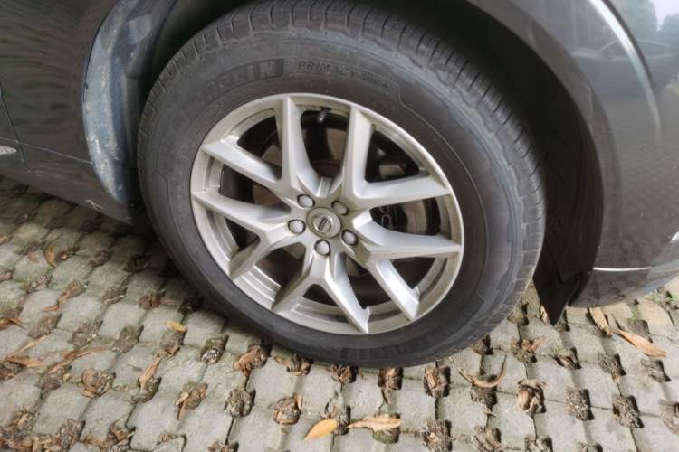 Used Volvo XC60 2020 T5 4x4 Zhiyi Luxury Edition Right Front Wheel Hub
