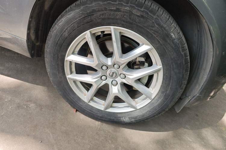 Used Volvo XC60 2020 T5 4x4 Zhiyi Luxury Edition Right Front Wheel Hub