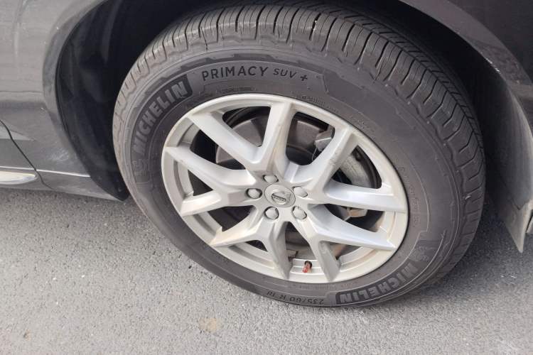 Used Volvo XC60 2020 T5 4x4 Zhiyi Luxury Edition Right Front Wheel Hub