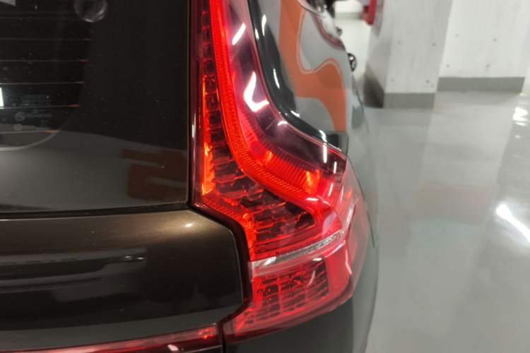 Used Volvo XC60 2020 T5 4x4 Zhiyi Luxury Edition Right Rear Taillight