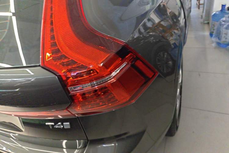 Used Volvo XC60 2020 T4 SmartDrive Luxury Edition Right Rear Taillight