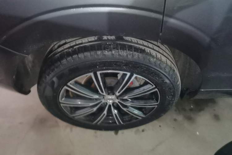 Used Volvo XC60 2020 T5 4x4 Smart Luxury Edition Right Rear Wheel Hub