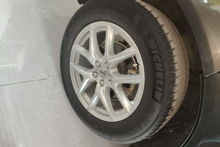 Used Volvo XC60 2020 T5 4x4 Zhiyi Luxury Edition Right Rear Wheel Hub