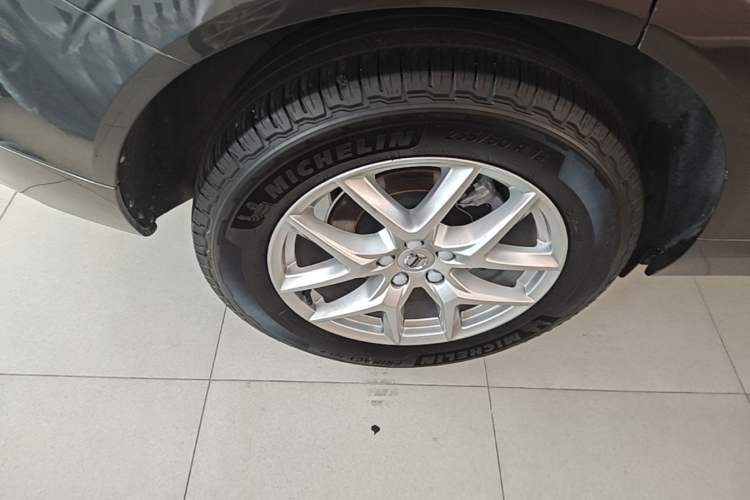 Used Volvo XC60 2020 T4 SmartDrive Luxury Edition Right Rear Wheel Hub