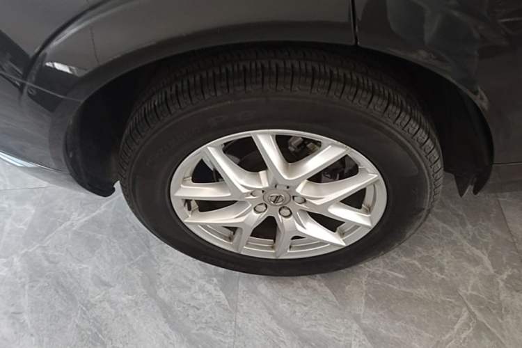 Used Volvo XC60 2020 T5 4x4 Zhiyi Luxury Edition Right Rear Wheel Hub
