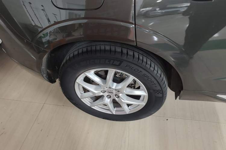 Used Volvo XC60 2020 T5 4x4 Zhiyi Luxury Edition Right Rear Wheel Hub