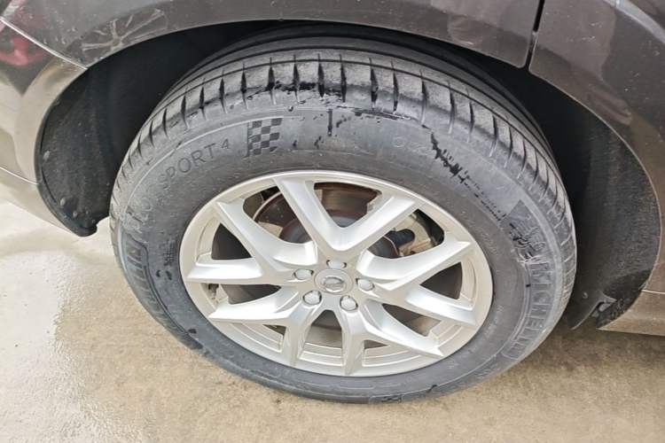 Used Volvo XC60 2020 T5 4x4 Zhiyi Luxury Edition Right Rear Wheel Hub