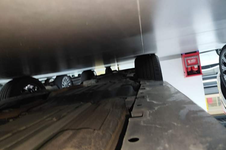 Used Volvo XC60 2020 T5 4x4 Smart Luxury Edition Right Side Sill