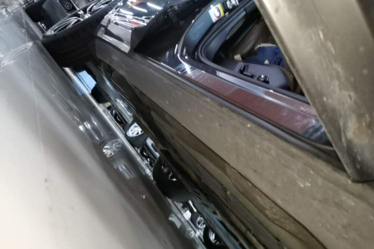 Used Volvo XC60 2020 T5 4x4 Smart Luxury Edition Right Side Sill