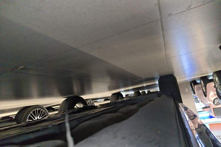 Used Volvo XC60 2020 T4 SmartDrive Luxury Edition Right Side Sill