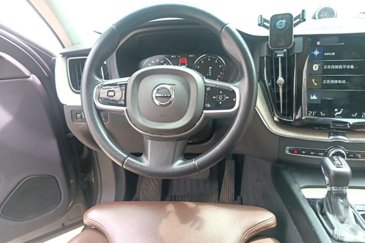 Used Volvo XC60 2020 T5 4x4 Smart Luxury Edition Steering Wheel