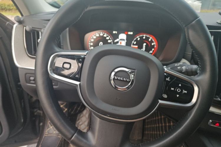 Used Volvo XC60 2020 T5 4x4 Smart Luxury Edition Steering Wheel