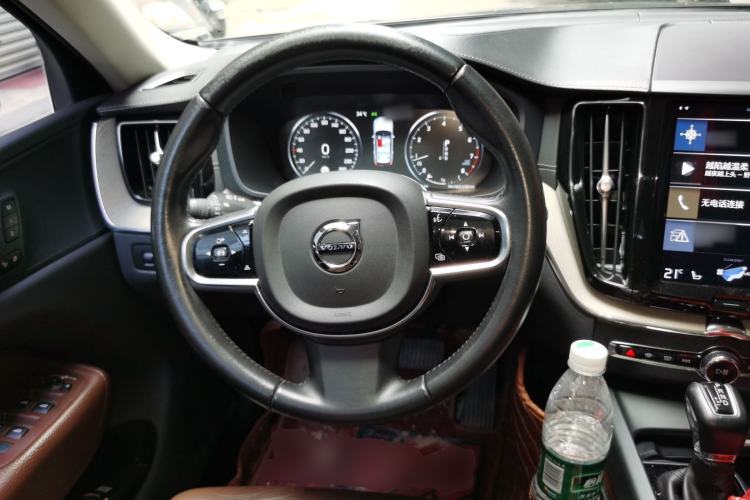 Used Volvo XC60 2020 T5 4x4 Smart Luxury Edition Steering Wheel