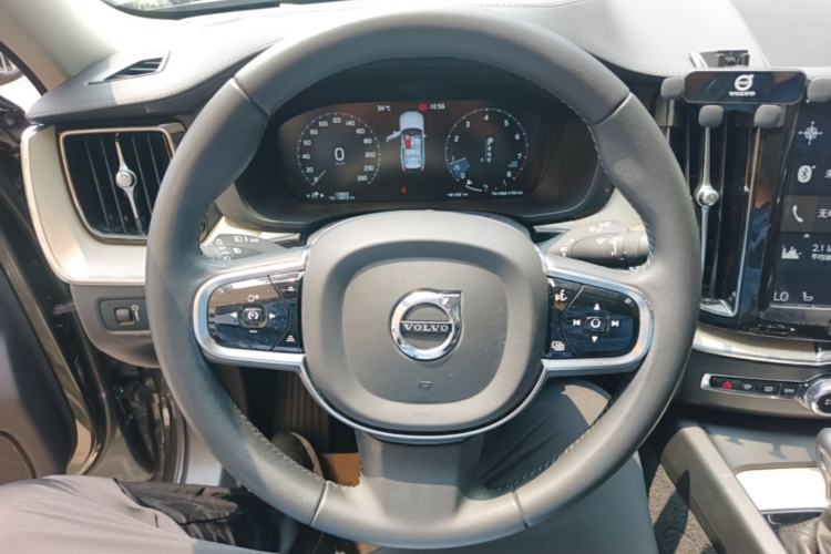 Used Volvo XC60 2020 T5 4x4 Smart Luxury Edition Steering Wheel