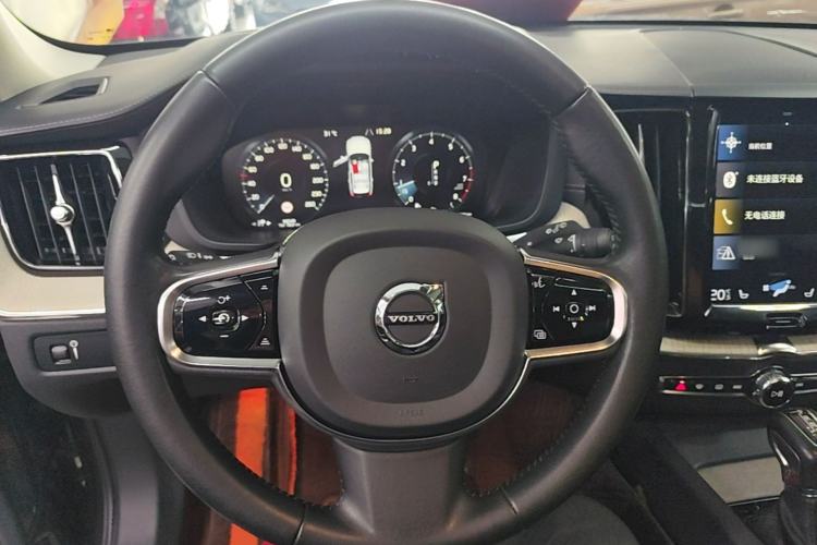 Used Volvo XC60 2020 T5 4x4 Smart Luxury Edition Steering Wheel