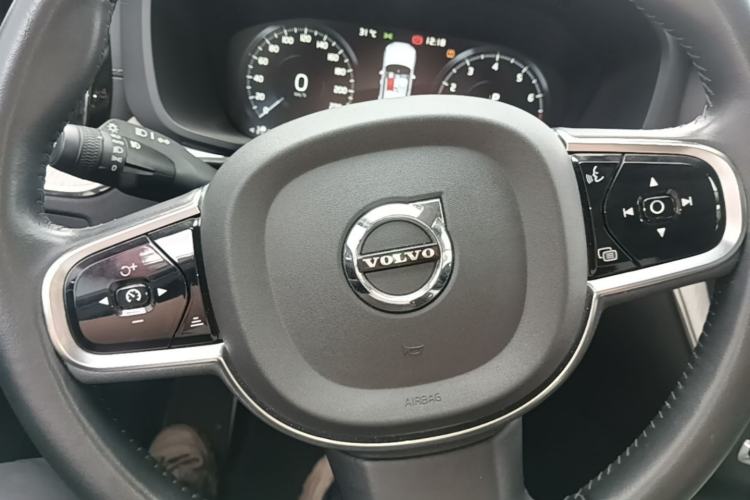 Used Volvo XC60 2020 T5 4x4 Smart Luxury Edition Steering Wheel