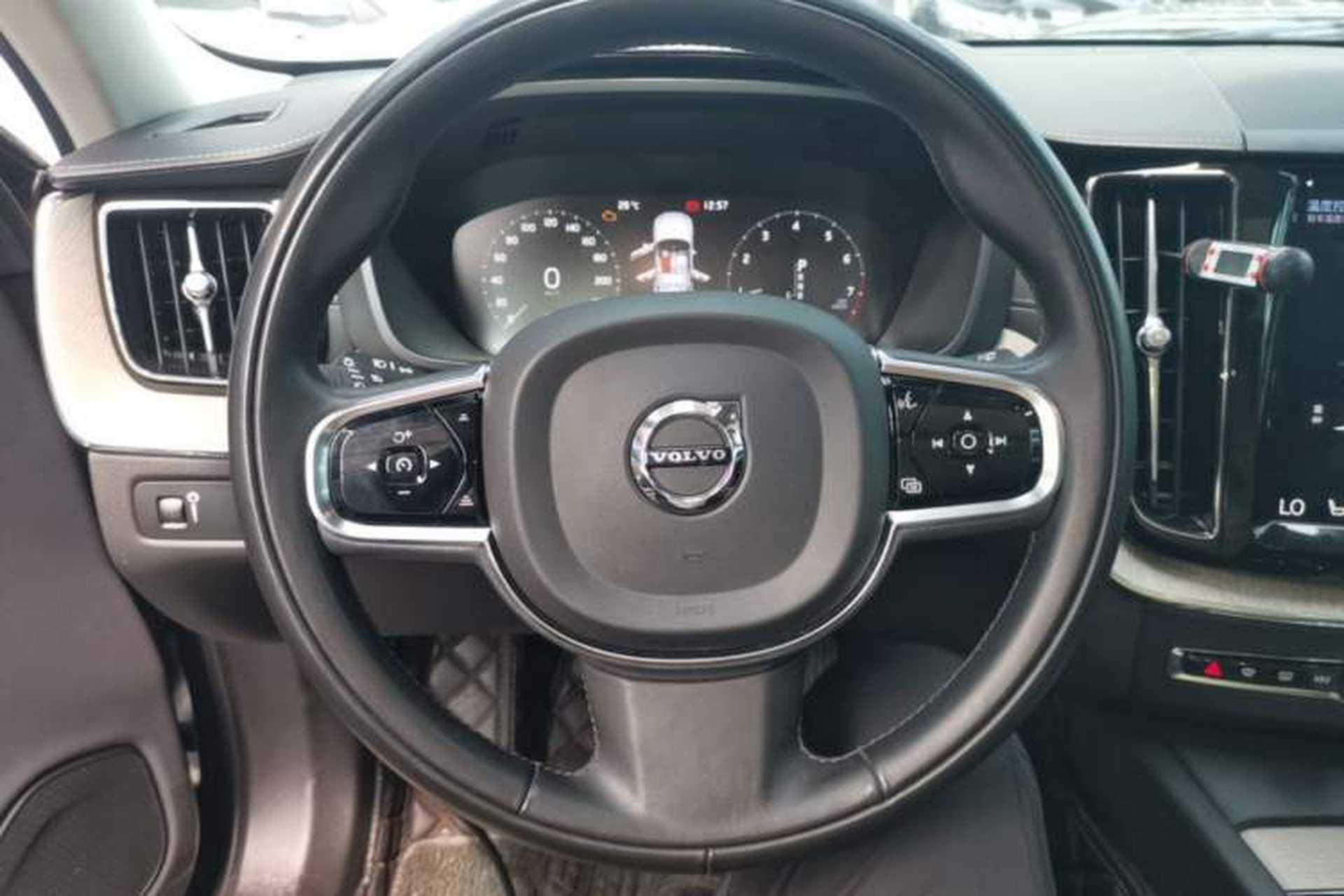 Used Volvo XC60 2020 T5 4x4 Smart Luxury Edition Steering Wheel