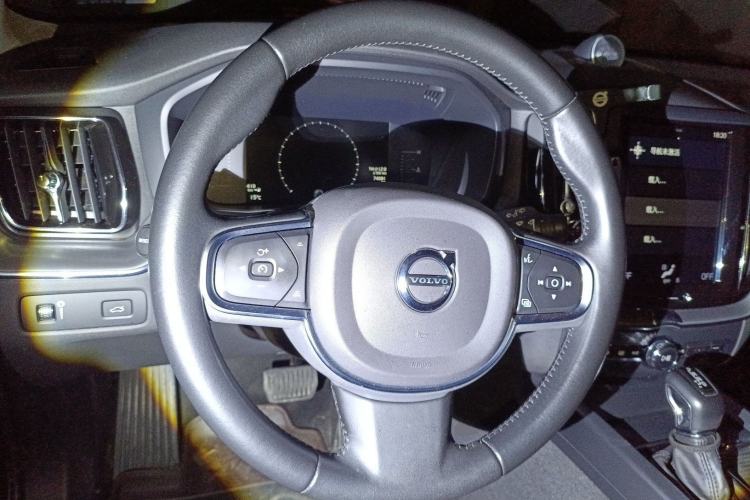 Used Volvo XC60 2020 T5 4x4 Zhiyi Luxury Edition Steering Wheel