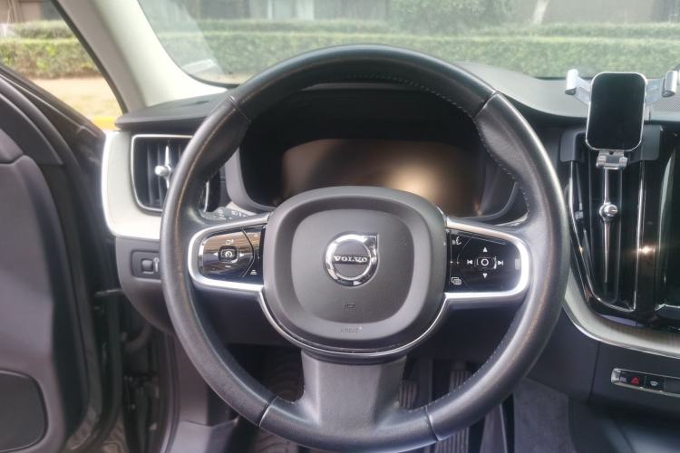 Used Volvo XC60 2020 T5 4x4 Smart Luxury Edition Steering Wheel
