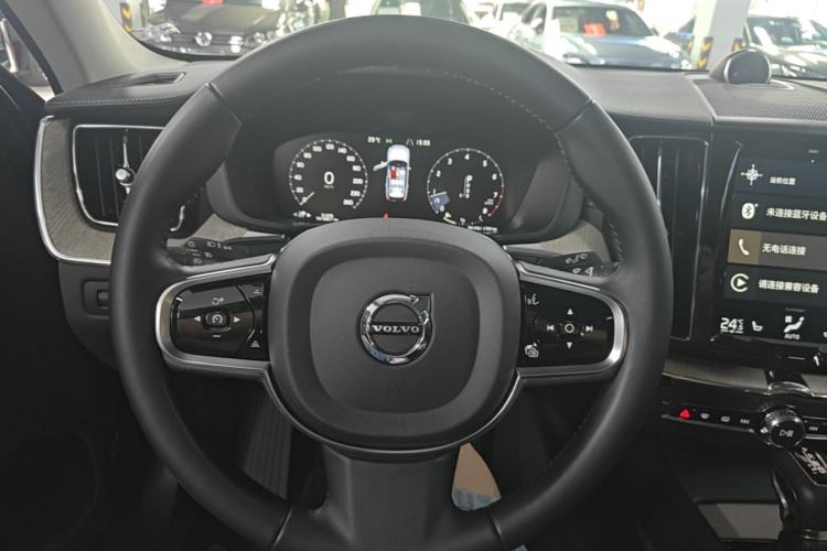 Used Volvo XC60 2020 T5 4x4 Smart Luxury Edition Steering Wheel