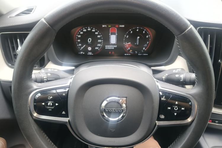 Used Volvo XC60 2020 T5 4x4 Smart Luxury Edition Steering Wheel