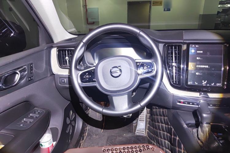 Used Volvo XC60 2020 T5 4x4 Smart Luxury Edition Steering Wheel