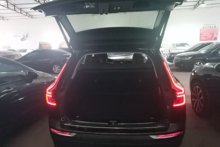 Used Volvo XC60 2020 T5 4x4 Smart Luxury Edition Trunk