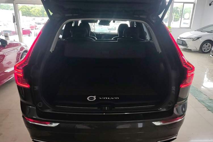 Used Volvo XC60 2020 T5 4x4 Zhiyi Luxury Edition Trunk