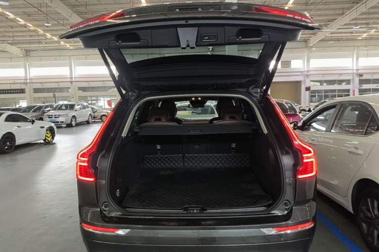 Used Volvo XC60 2020 T5 4x4 Zhiyi Luxury Edition Trunk