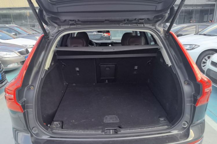 Used Volvo XC60 2020 T5 4x4 Zhiyi Luxury Edition Trunk