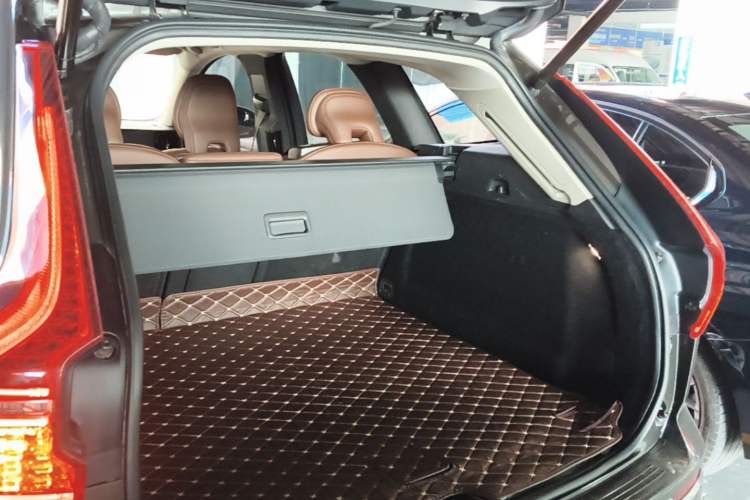 Used Volvo XC60 2020 T5 4x4 Zhiyi Luxury Edition Trunk