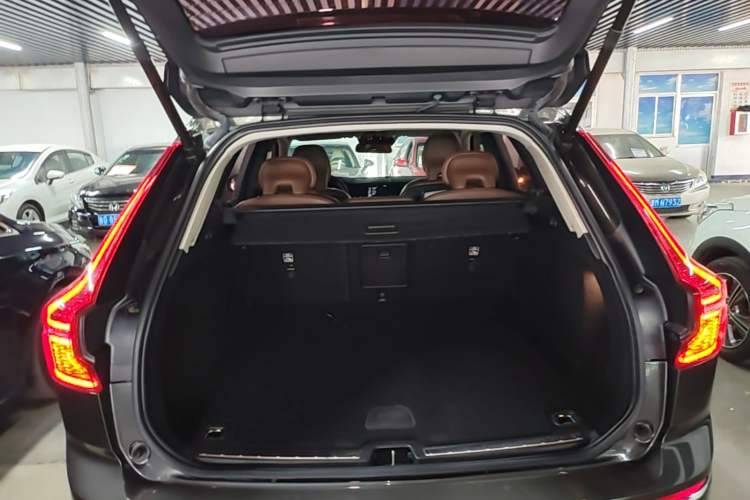 Used Volvo XC60 2020 T5 4x4 Zhiyi Luxury Edition Trunk