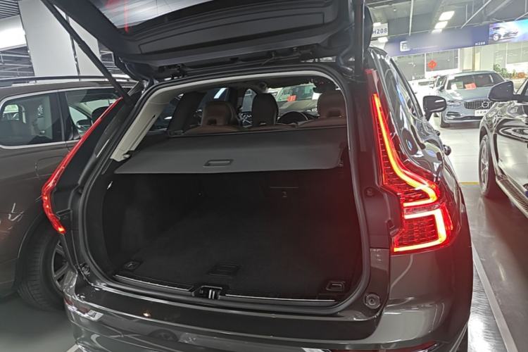 Used Volvo XC60 2020 T5 4x4 Smart Luxury Edition Trunk