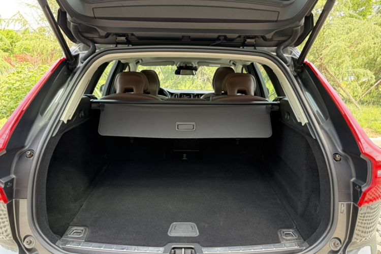 Used Volvo XC60 2020 T5 4x4 Zhiyi Luxury Edition Trunk