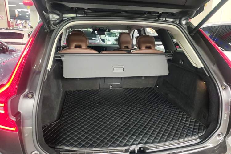 Used Volvo XC60 2020 T5 4x4 Zhiyi Luxury Edition Trunk